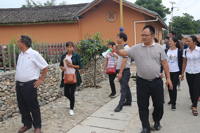 以学促做 凝聚口岸发展新合力——那邦镇组织开展“两代表”暨机关党员考察学习活动1