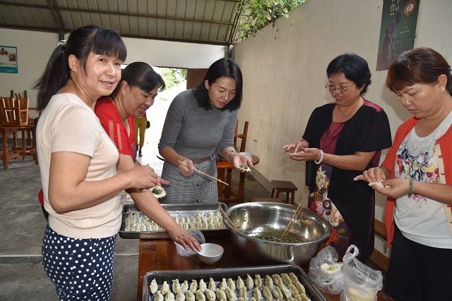 县财政局慰问028