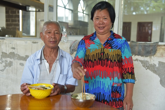 县财政局慰问015