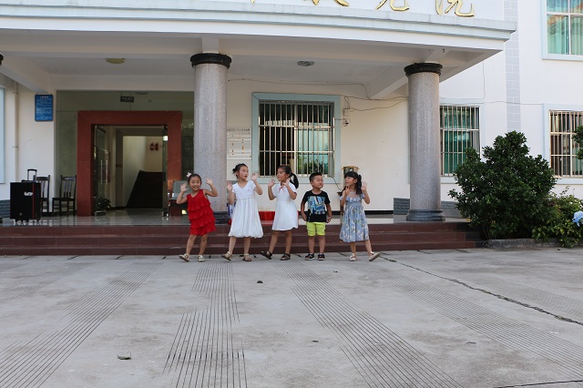 移动公司慰问 083