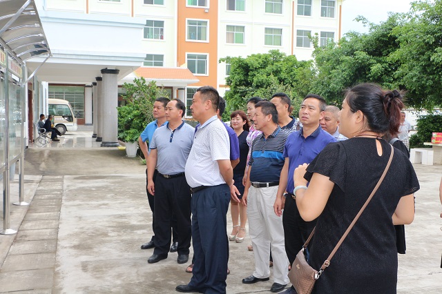 州政协领导来访 110