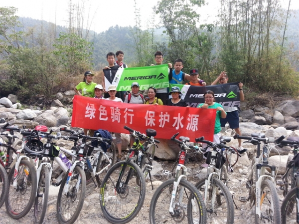 绿色骑行  传递青春正能量1.jpg