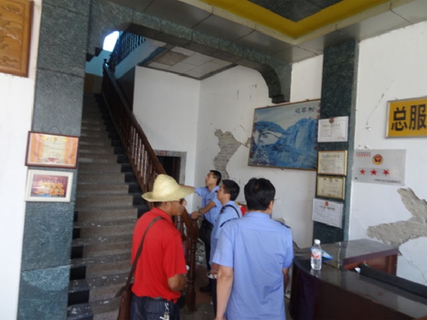 认真践行群众路线教育   全力加强灾区市场监管2.jpg