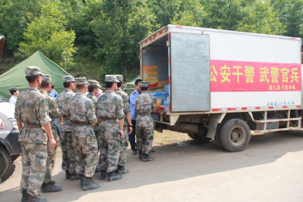 端午佳节粽飘香     军民鱼水未了情1.jpg