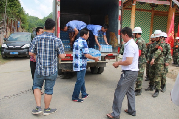 端午佳节粽飘香     军民鱼水未了情3.jpg