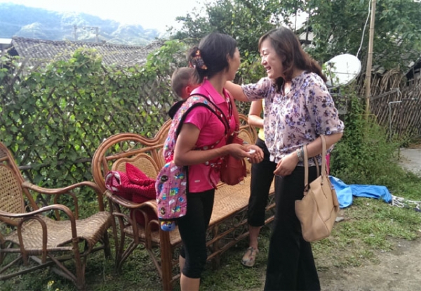 亲临灾区 亲切慰问 1.jpg