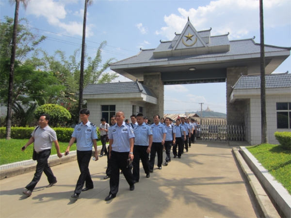 参观反腐倡廉警示教育基地 筑牢拒腐防变思想防线2.jpg