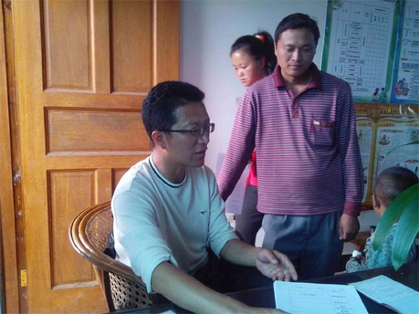 严把监督关 落实安置点3.jpg