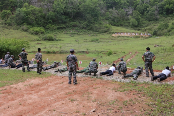 芒章乡组织民兵开展军事训.jpg