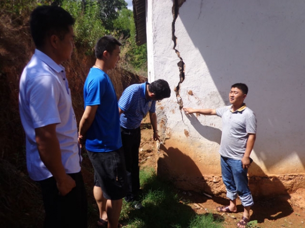 简报第34期 太平镇强化措施全力投入“5__24”地震抢险救灾工作.JPG