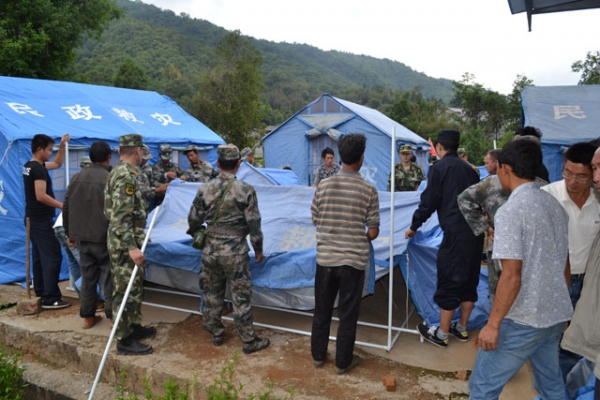 简报第36期 党员冲锋在前  彰显为民本色.JPG