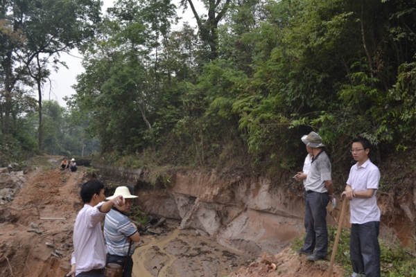 立行立改 服务群众.JPG