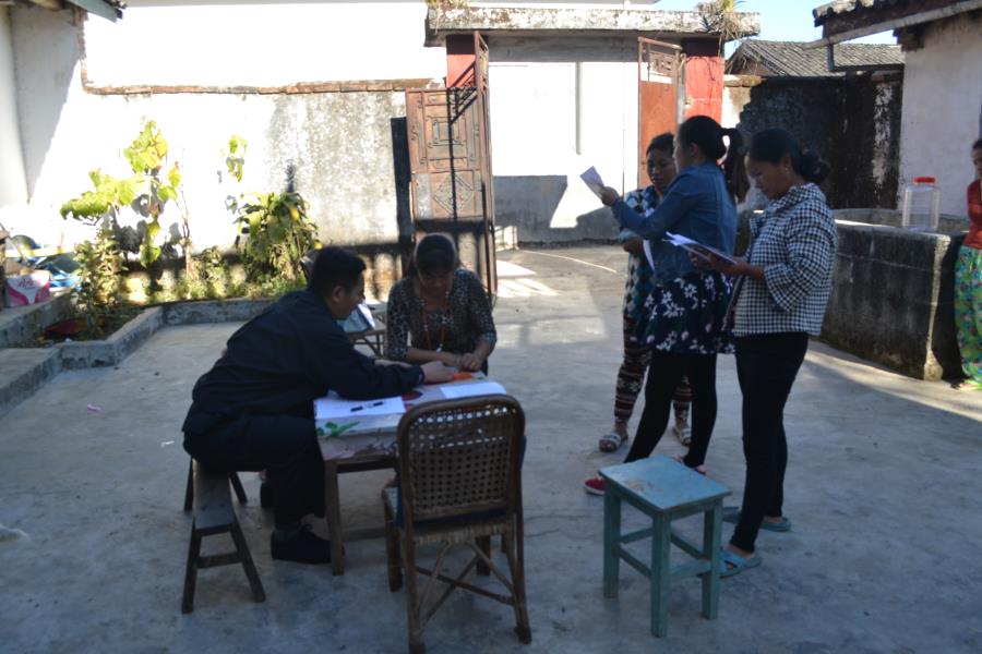 落实“五问四告知三张贴” 确保贫困户回访工作取得实效