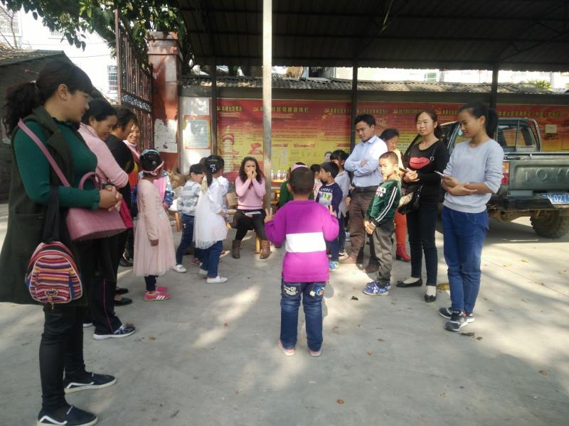 2县残联成功举办聋儿家长培训班