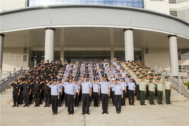 盈江县公安局圆满完成电影《卧底十三年》协助拍摄工作