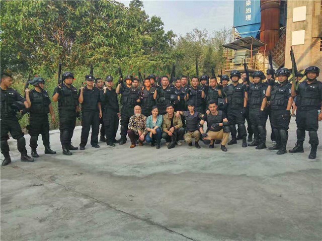 盈江县公安局圆满完成电影《卧底十三年》协助拍摄工作1