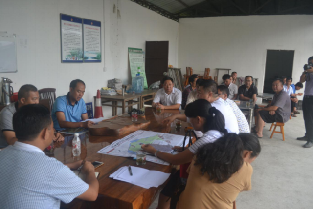 岩补县长一行督导万塔小镇征地工作2