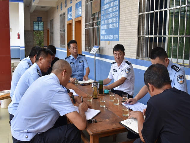 德宏州森林公安局董建川局长深入盈江森林公安督导检查十九大安保工作