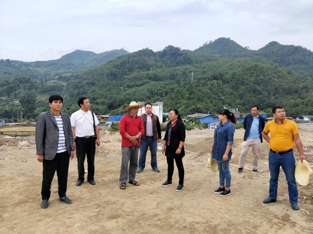 张瑛副县长调研卡场教育工作