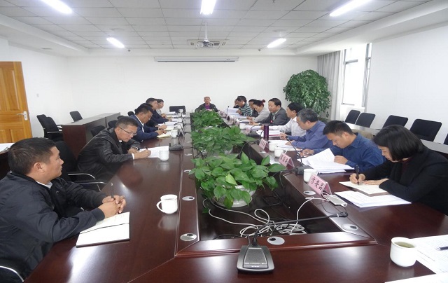 省民族宗教委员会副主任郑建奇一行到盈江县开展双语人才队伍建设工作调研