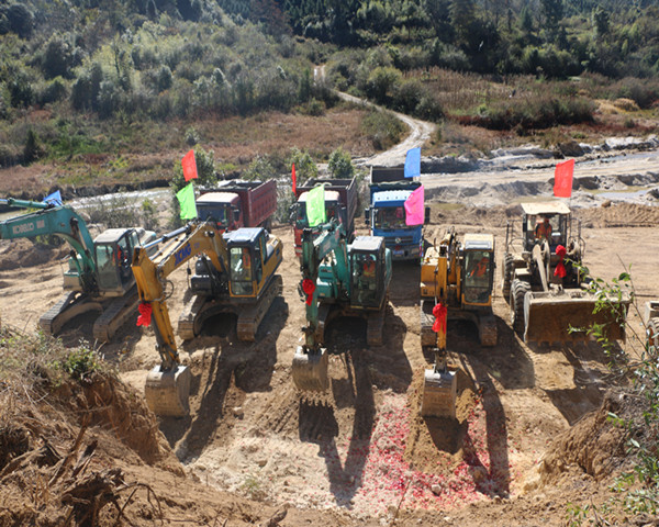 脱贫攻坚交通先行 经济发展交通支撑3