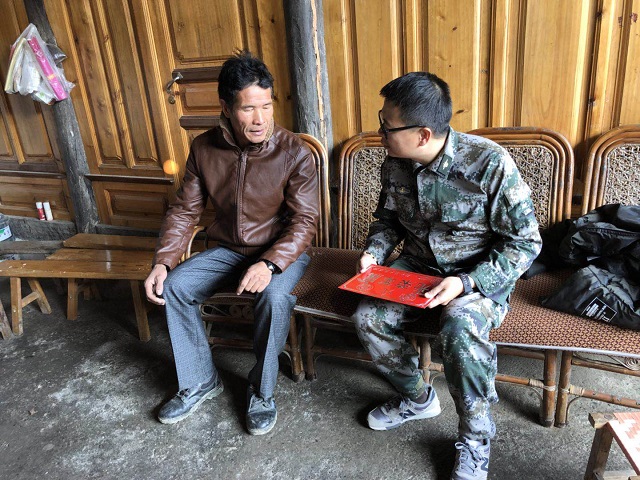 盈江县人武部组织参军人员军属慰问活动1