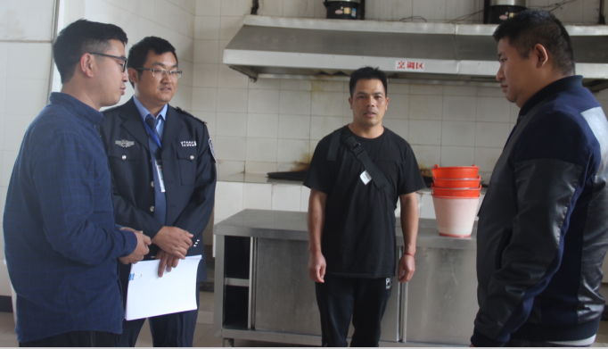 守护孩子们“舌尖上的安全”盏西在行动