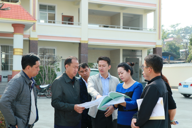 聚焦城乡 直面难点 岩补县长深入调研住建工作2