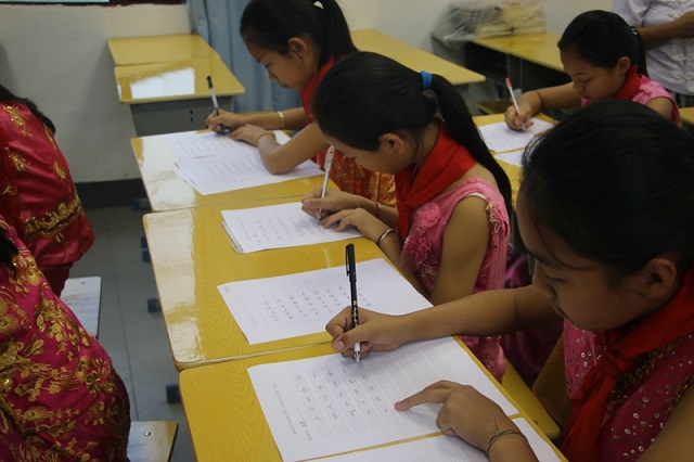 新城乡中心学校开展首届小学生傣族传统文化竞赛活动