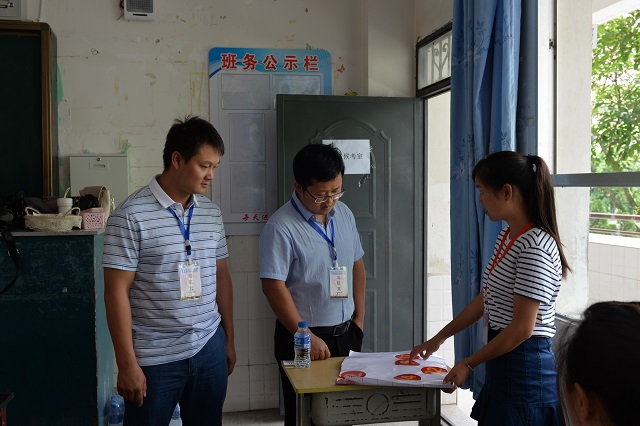 盈江县2018年大学生志愿者招募面试工作圆满结束1