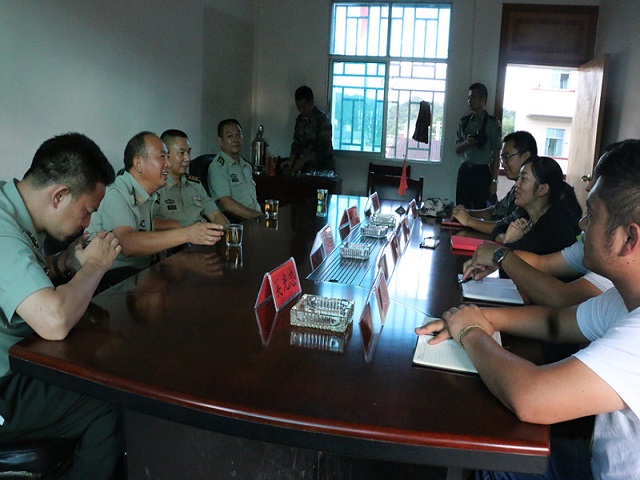 德宏军分区政委深入铜壁关乡开展走访慰问活动4