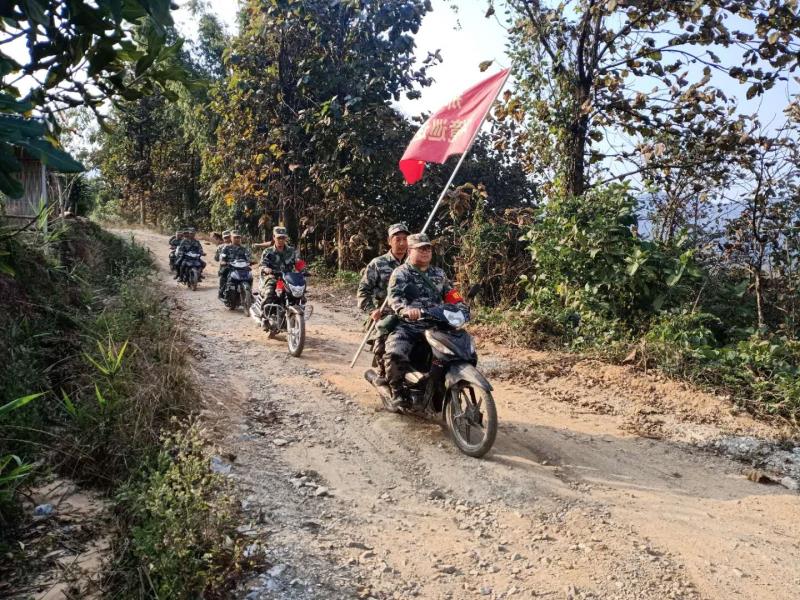 盈江那邦：“青”情服务边境“疫”线2