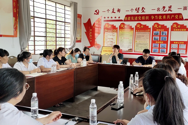 6 教师座谈会_副本