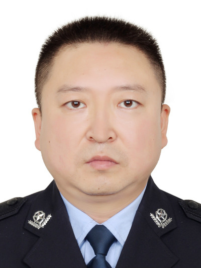 盈江县公安局党委委员、边境管理大队大队长