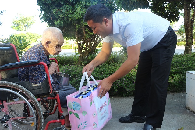 盈江县太平敬老院工作简报第十六期照片 (4)