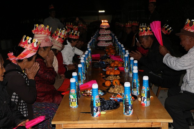 2017年敬老院过生日照片 084