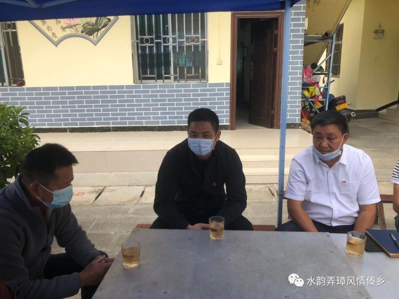 12月17日，德宏州人民政府副州长、州公安局党委书记、局长彭文海到州公安局联系挂钩点盈江县弄璋镇南缓村宣讲党的二十大精神，调研指导乡村振兴工作，现场解决问题1