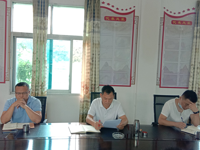 402d417e6e50b40d8fc27ea279d6c13